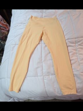 all in motion Peach-Cream  High-Waist 7/8 Length Leggings